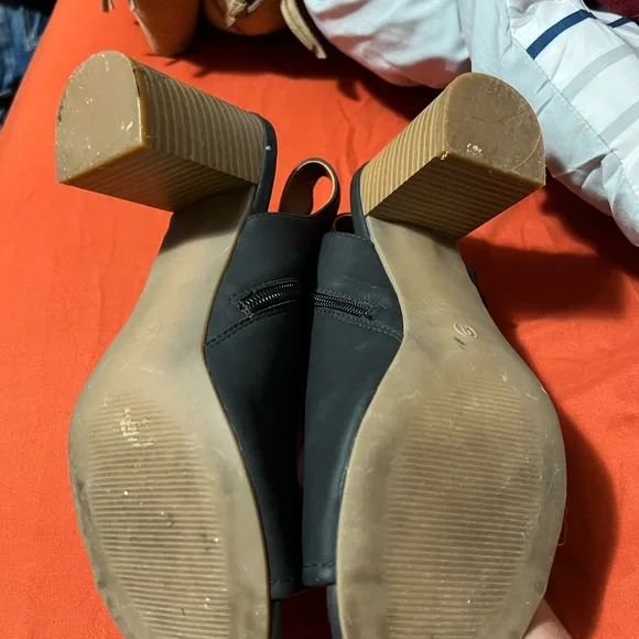 Stylish Black Heeled Mules - Picture 5 of 5